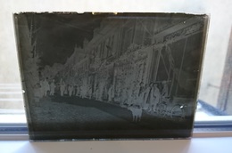 PRES DU CHOCOLATIER DANS LA RUE - PLAQUE DE VERRE PHOTO 12 X 9 CM - Glass Slides