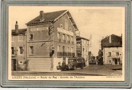 CPA - LOUDES (43) - Aspect De L'arrivée De L'Autobus, De Ll'Hôtel Varenne, Du Garage Castrol Route Du Puy - 1930 - Loudes