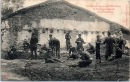 Militaire - Les Grandes Anoeuvres - Le Nettoyage Des Armes Au Cantonnement (XII Corps) - Manoeuvres