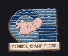 60339-Pin's -Clinique Champ Fleuri à Décines Charpieu .signé Presti France . .. - Geneeskunde