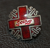 Broche Insigne De Col "SOS Sang / Croix Rouge" Red Cross Brooch - Services Médicaux