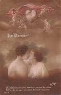 Carte CPA Fantaisie - Le Baiser - Couple Avec Anges - French Kiss Erotica érotique Nu Nus - Koppels