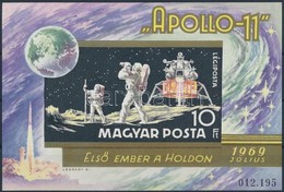 ** 1969 Apollo 11 - Első Ember A Holdon (I.) Vágott Blokk (6.000) - Autres & Non Classés
