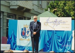 2000 Zsivótzky Gyula (1937-2007) Olimpiai Bajnok Atléta Aláírása Egy őt ábrázoló Fotón, Kiskunfélegyházán, Díszpolgárrá  - Other & Unclassified