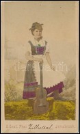 Cca 1870 Tiroli Viseletben, Kézzel Színezett, Vizitkártya Méretű, Vintage Fotó, 10x6 Cm - Autres & Non Classés