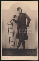 Cca 1930 Kéményseprőnek öltözött Nő Fotója, Fotólap Diskay Műterméből, 13,5×8,5 Cm - Andere & Zonder Classificatie