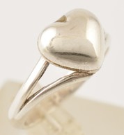 Ezüst(Ag) Szíves Gyűrű, Jelzett, Méret: 52, Nettó: 3,5 G - Autres & Non Classés
