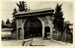 T2/T3 1943 Kolozsvár, Cluj; Székelykapu A M. Kir. Gazdasági Akadémia Udvarán / Poarta Secuiasca / Székely Gate At The Co - Unclassified