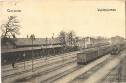 T3 1938 Komárom, Komárnó; Vasútállomás, Gőzmozdony / Railway Station, Locomotive  (szakadás / Tear) - Non Classés