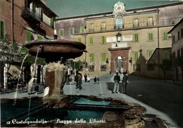 * T2 1966 Castel Gandolfo, Piazza Della Libertá / Square, Fountain (14,4 Cm X 10 Cm) - Sonstige & Ohne Zuordnung