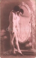 ** T4 Erotic Nude Lady. Léo 104. (non PC) (pinhole) - Non Classés