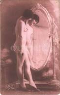 ** T4 Erotic Nude Lady. Léo 104. (non PC) (pinhole) - Unclassified