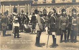 ** T1 Der Kaiser Im Gesprach Mit Dem Prinzen Salm-Horstmar / Wilhelm II With The Prince Of Salm-Horstmar At A Military P - Non Classés