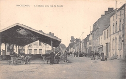 ¤¤   -   MACHECOUL   -  Les Halles Et La Rue Du Marché      -  ¤¤ - Machecoul