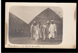 Guinee Francaise Dandoum- Le Chef Et Sa Siute Ca 1915 Old Real Photo - Guinée