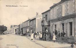 Port De Barques        17       Vue Générale Et Café Du Commerce .                (voir Scan) - Sonstige & Ohne Zuordnung