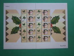 2001 ROYAL MAIL GENERIC SMILERS SANTA SHEET ISSUED FOR CHRISTMAS 2001. #SS0007 - Personalisierte Briefmarken
