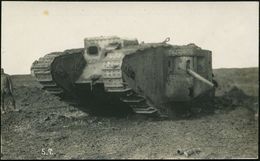 GEPANZERTE KRAFTFAHRZEUGE / PANZER : DEUTSCHES REICH 1917 (ca.) Foto-Ak: Abgeschossener Britischer Tank "Mk I" (rs. Hs.  - Autres (Terre)
