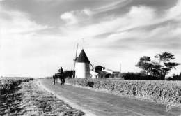 Ile D'Oléron. La Brée Les Bains      17      Le Moulin        (voir Scan) - Ile D'Oléron