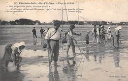 Ile D'Oléron. La Brée Les Bains      17       La Plage . Pêcheurs A Pieds          (voir Scan) - Ile D'Oléron