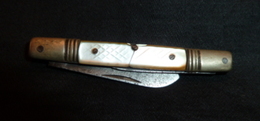 Petit Couteau Ancien - Manche Nacre , Une Lame - Knives