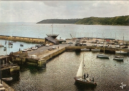 Delcampe - CP Binic Le Bassin à Flot Et L'Ecole De Voile 22 Côtes D'Armor - Binic