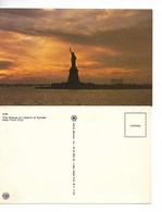 NEW YORK CITY/ Statue De La Liberté - Coucher De Soleil  /  Petite CPA N° 539  NEUVE /  TBE //  Lot B - Statue De La Liberté