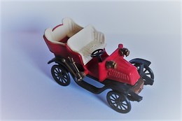 VOITURE MINIATURE - HUILOR - Georges Richard Tonneau 1902 - Werbemodelle - Alle Marken