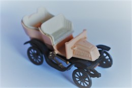 VOITURE MINIATURE - HUILOR - Georges Richard Tonneau 1902 - Werbemodelle - Alle Marken