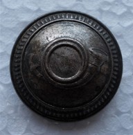 - Ancien Bouton Militaire. Chasseur à Pied - - Boutons