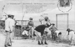 Ile D'Oléron.  St Trojan Les Bains    17     Groupe De Pêcheurs         (voir Scan) - Ile D'Oléron