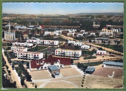 CPSM GF Peu Courante - YVELINES - EN AVION AU DESSUS DE ELISABETHVILLE - IMMEUBLES RENAULT, L'ÉGLISE & L'ÉCOLE - LAPIE - Aubergenville