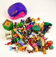 Nagy Játék Tétel, Sok összerakhatós Műanyag Játékkal, Mozgatható Figurákkal, Gyerek Sisakkal, Stb. - Otros & Sin Clasificación