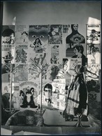 Cca 1975 Moziplakátok Egy Művelődési Ház Irodájában, Balla Demeter (1931-2017) Fotóművész Pecséttel Jelzett, Publikált F - Sonstige & Ohne Zuordnung