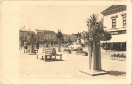 * T1/T2 1944 Kolozsvár, Cluj; Utca, Emke Drogéria, Mátyás Király Szobor / Drogerie, Statue, Automobile. Photo - Ohne Zuordnung