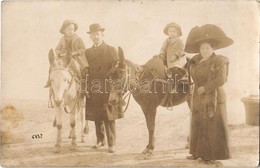 T2 1913 Abbazia, Opatija; úri Társaság Szamarakkal / Family With Donkeys. E. Jelussich Photo - Otros & Sin Clasificación
