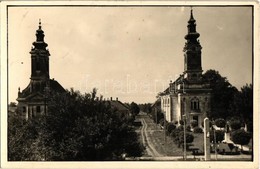 T2 1941 Újverbász, Verbász, Novi Vrbas; Templomok / Churches. Photo + '1941 Újverbász Visszatért' So. Stpl - Ohne Zuordnung