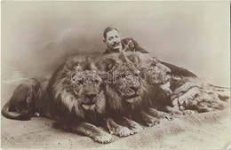 ** T1 Carl Feldmann Dompteur / Circus Animal Trainer. Photo - Ohne Zuordnung