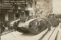 REVOLUTION BERLIN 1919 - BERLIm GENERALSTREIK - Tankgeschütz In D. Kaiser Wilhelmstrasse (keine Ak) I - Warships