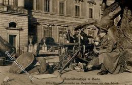 REVOLUTION BERLIN 1919 - REVOLUTIONSTAGE Nr. 10 - Maschinengewehrwache Am Begasbrunnen Vor Dem Schloß - Rücks. Klebestel - Oorlog