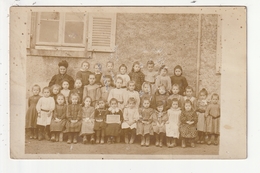 CARTE PHOTO - MOUILLERON  EN PAREDS OU MOUILLERON LE CAPTIF - PHOTO DE CLASSE DES FILLES - 85 - Mouilleron En Pareds