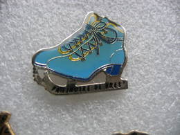 Pin's De La Patinoire De La Ville De BREST (Dépt 29). Chaussures, Patins à Glace - Eiskunstlauf