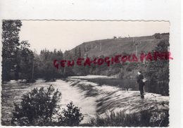 87 - BESSINES - ECLUSE DU MOULIN DU MAS- LE PECHEUR PECHE A LA LIGNE EST M. LAJOIE DE BESSINES - Bessines Sur Gartempe