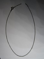 Ancienne Chaîne Yves ROCHER - Long Total 40 Cm Env (A Réparer) - Necklaces/Chains