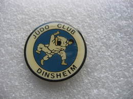 Pin's Du Judo Club De DINSHEIM (Dépt 67) - Judo