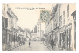 Delcampe - (25611-21) Nuits Saint Georges - Place De La République Et Le Beffroi - Nuits Saint Georges