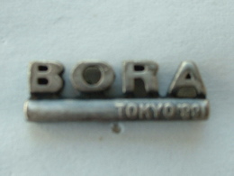 PIN'S VOLKSWAGEN BORA - TOKYO ' 99 - Volkswagen