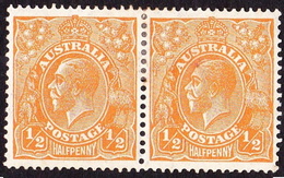 AUSTRALIA 1933 KGV 1/2d Orange Pair SG124 MH - Mint Stamps