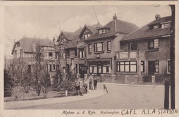 Alphen A. D. Rijn. Stationsplein - Alphen A/d Rijn