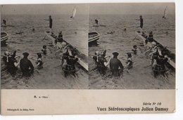 BAIGNEURS * VUES STEREOSCOPIQUES JULIEN DAMOY * E. LE DELEY * MER * PONTON *série 10 N° 8 * à L'eau - Cartes Stéréoscopiques